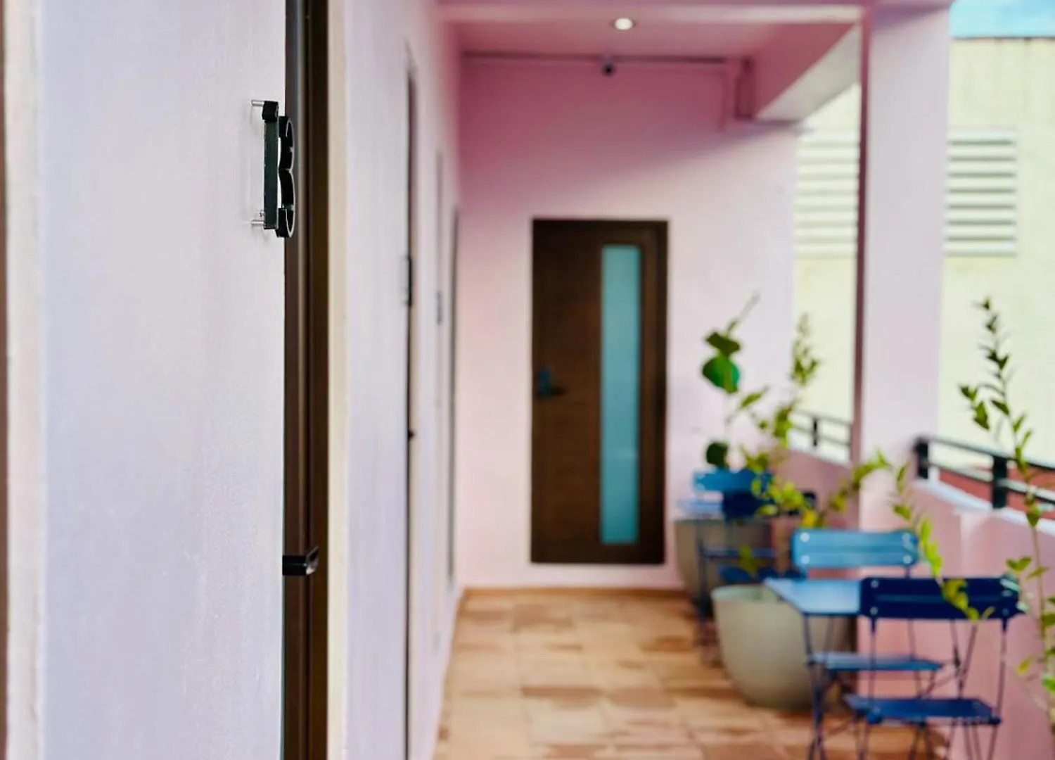 Room 8 Colorful Crash Pad Near Cerra Art San Juan Otel